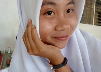 Bermodal Sedikit Kreativitas, Smartphone, AI, dan Canva Gratis, Calon Mahasiswi Al-Azhar Hasilkan Uang